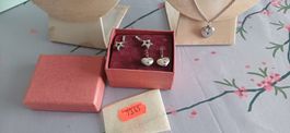 Collier neuf Coeur 💔2 paire de boucles d`oreilles  🌟 3set